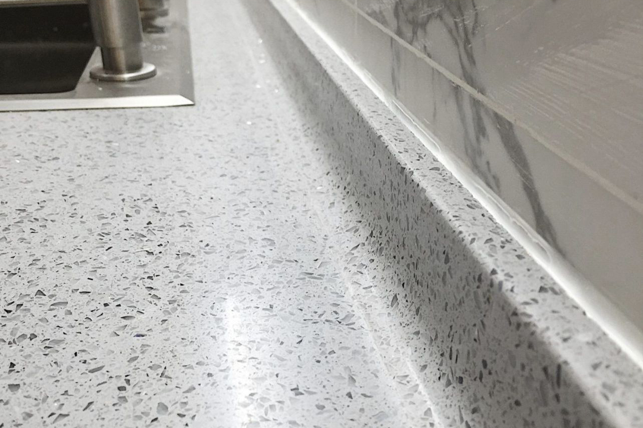 石英石厨房台耐用吗,靠谱厨房石英石台面如何选择