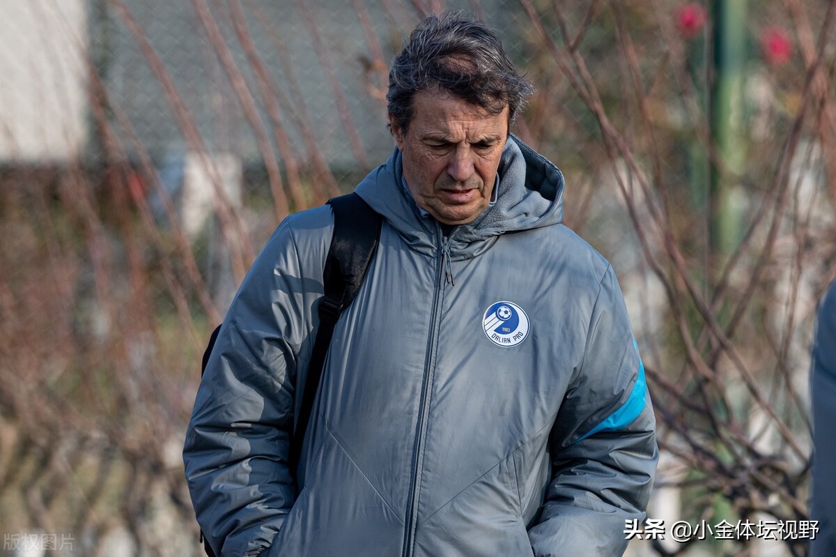 官宣！谢晖力压李铁、贾秀全，出任大连人主帅，曾因酒后狂言下课