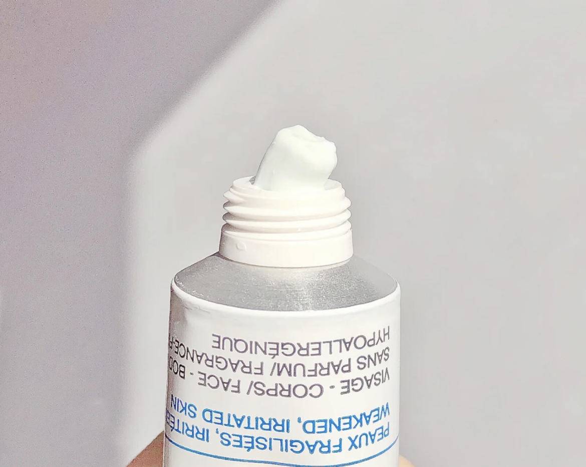 用了护肤品皮肤刺痛是缺水吗,护肤刺痛缺水怎么回事