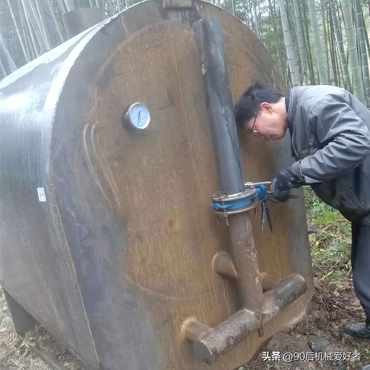 废旧木材加工成木炭怎么处理好,木材加工厂废料做木炭变废为宝