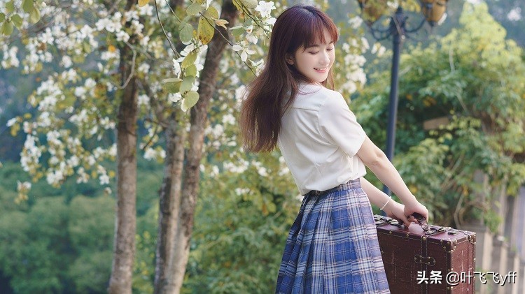 想要追到喜欢的女孩视频,想要追到女朋友首先要讨好她闺蜜