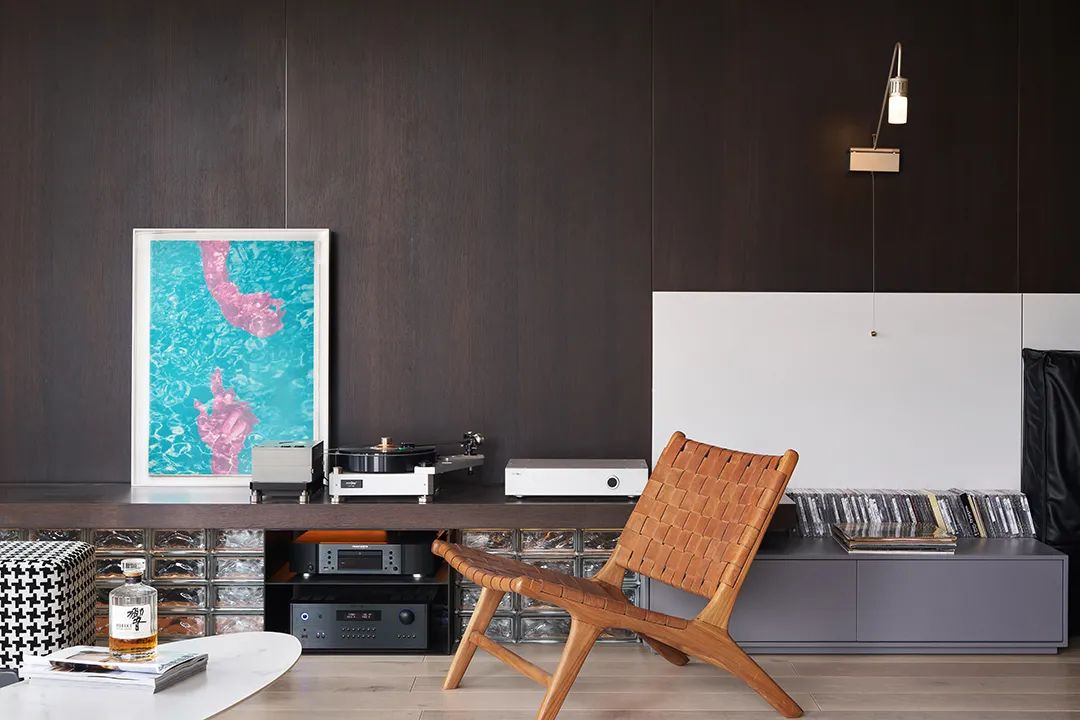 4个设计师设计办公台布局,设计师最佳农村房屋设计