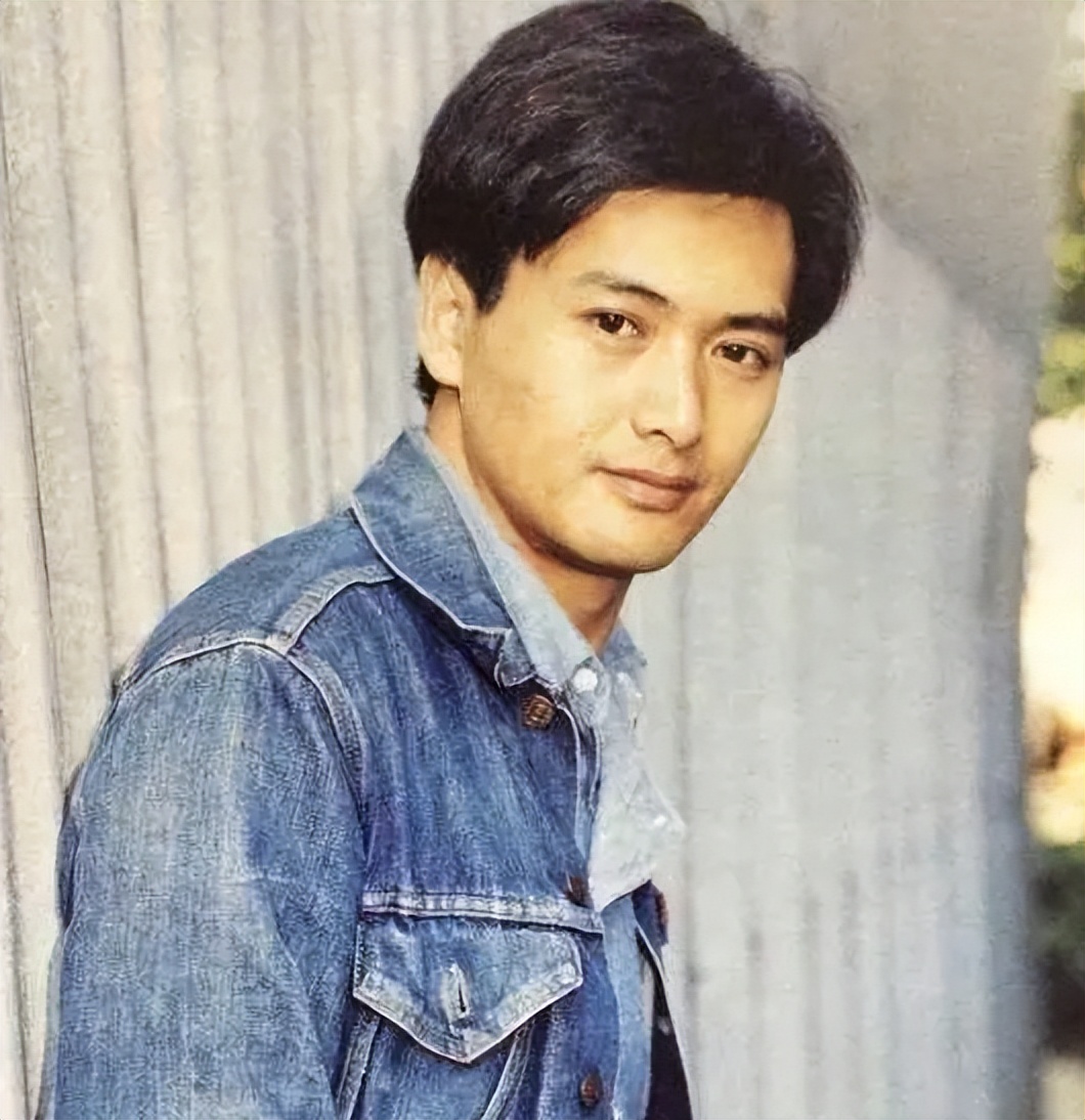 周润发落魄状态,周润发为什么跌入低谷