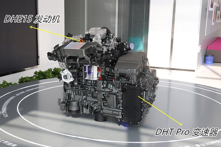 燃油车和混动车哪一款更值得买,8年的燃油车值得换为混动车吗