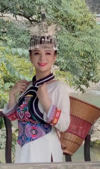 盲人歌手刘赛生女儿还是男孩,盲人歌手刘赛结婚的全部视频