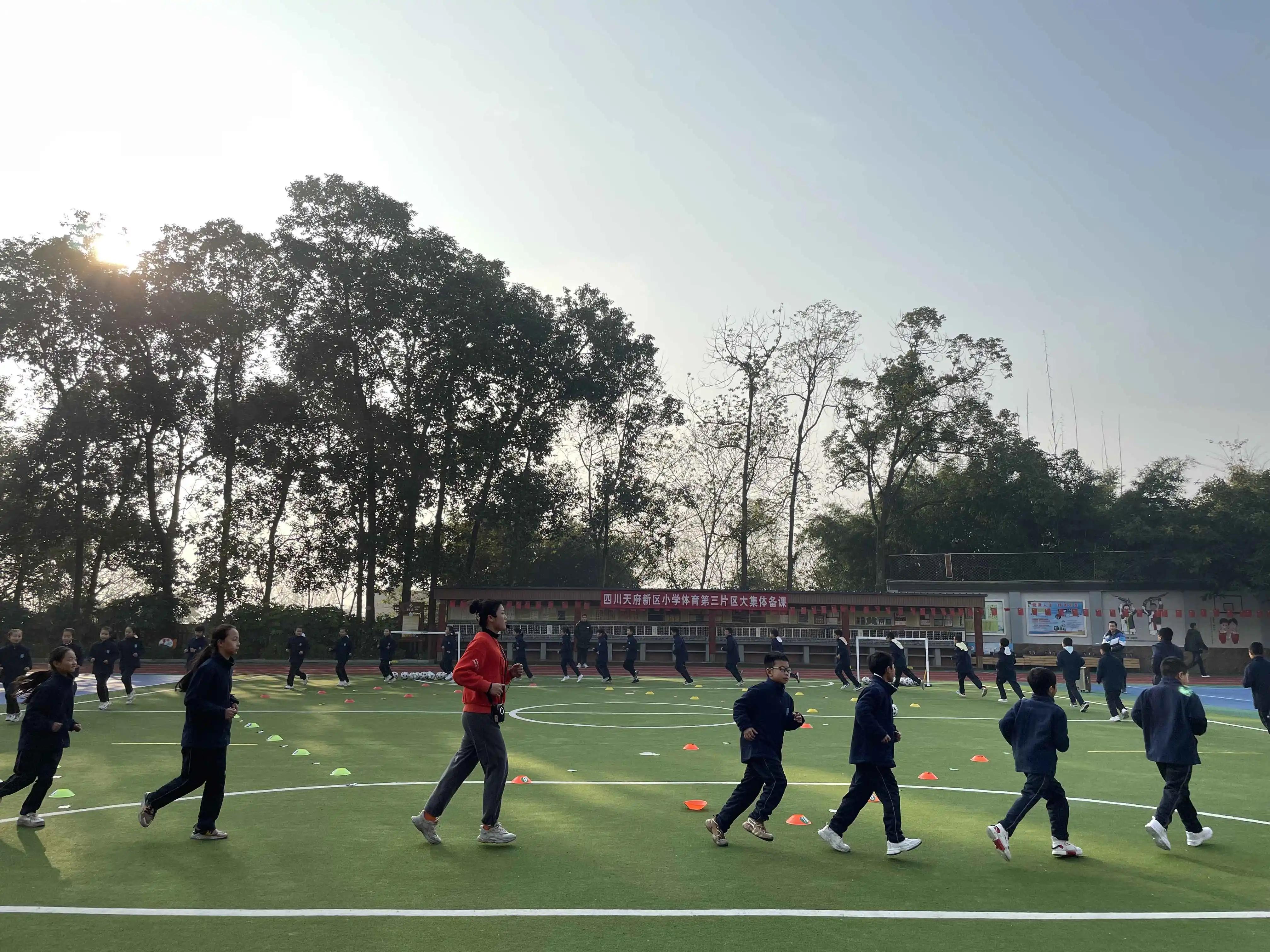 校园足球校本教研活动方案,小学校园足球课堂教学活动