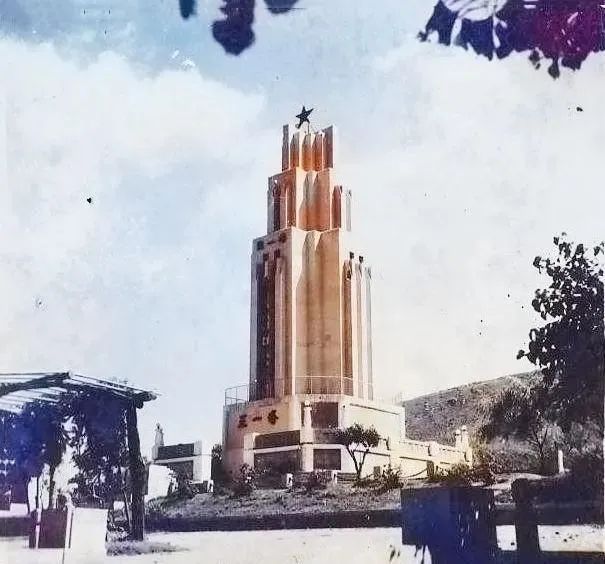 劳动公园的大足球在哪,劳动公园的大足球是干什么的