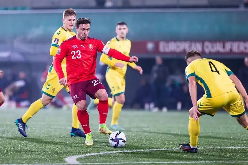 看足球的人怎么样,看足球的男生怎么样