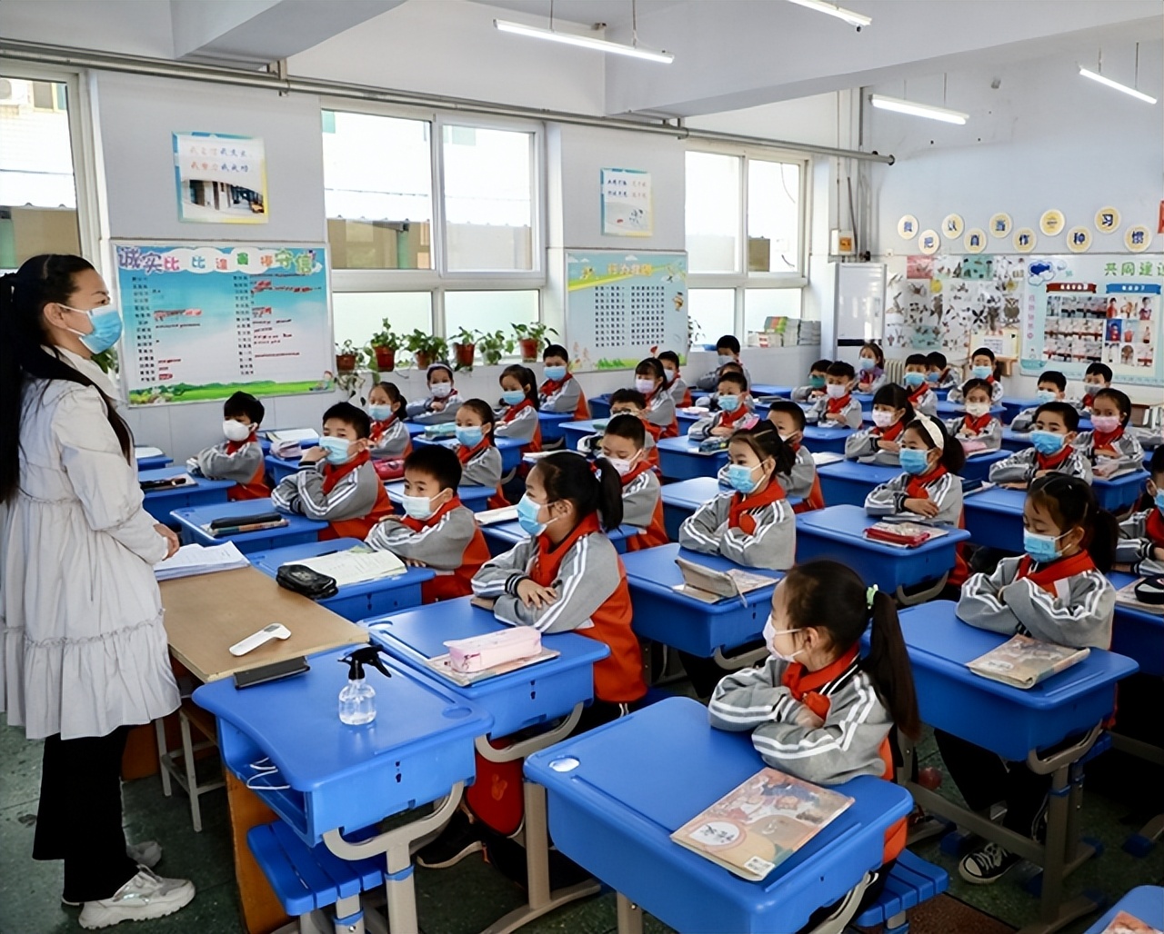 小学生写名字笔画太多,小学生名字笔画太多难哭了