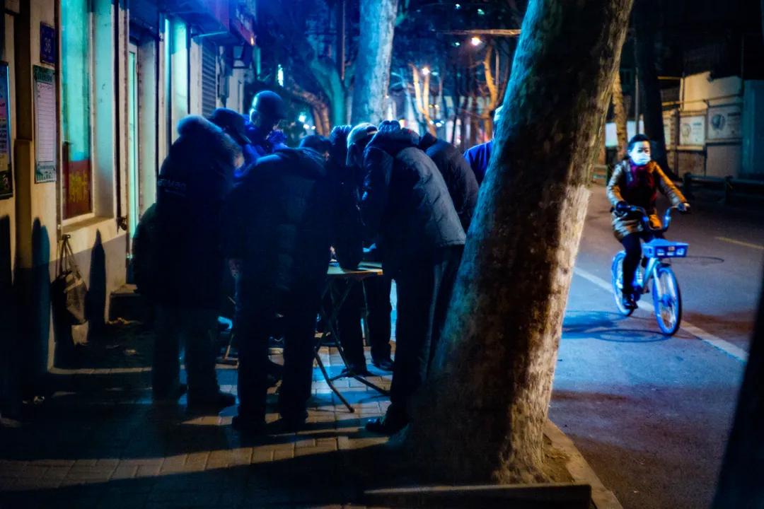 南京人玩掼蛋,江苏人与掼蛋