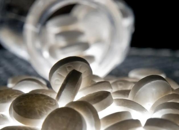 每天吃一片阿司匹林防癌,阿司匹林能软化血管吗