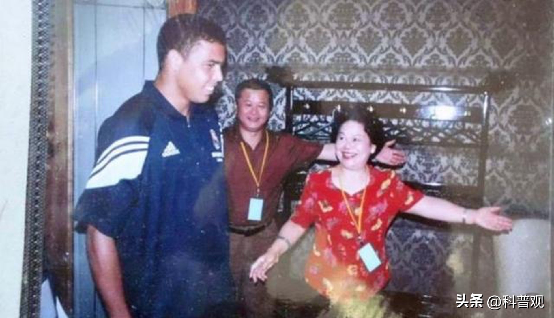 金嗓子广告罗纳尔多怎么发现的,罗纳尔多金嗓子广告背后故事