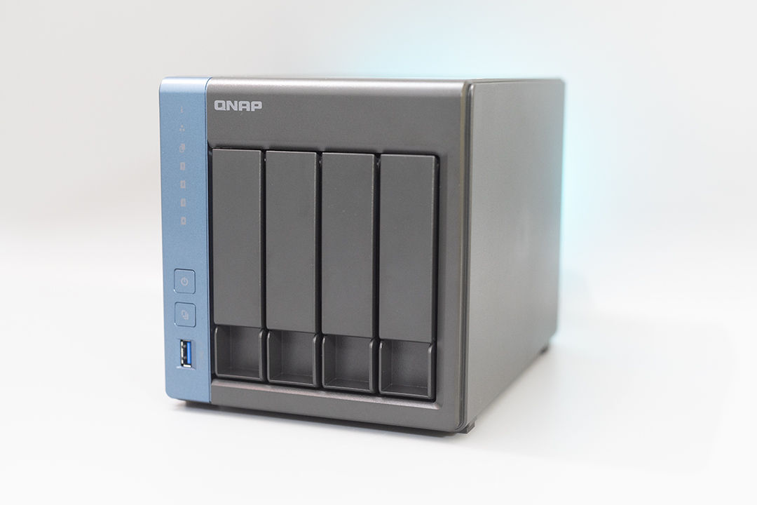 威联通TS-416详测，支持Docker，影音娱乐入门NAS丨西数红盘Plus