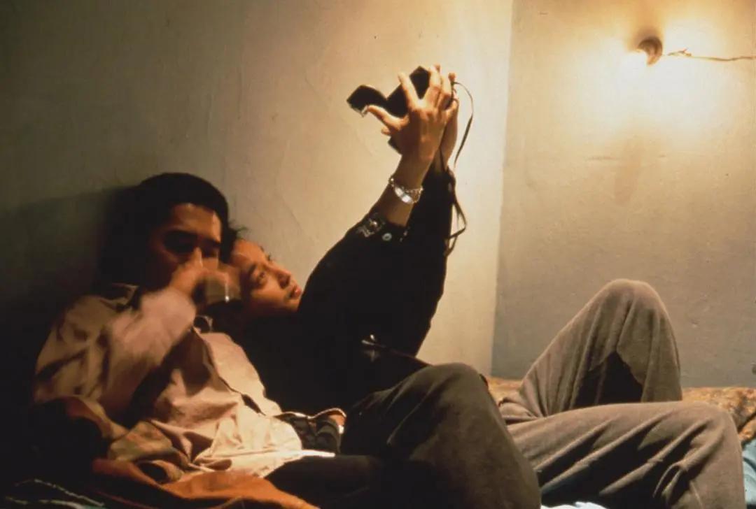 通过探索与实践,电影的拍摄有了发展，根据观众的反映来制定情节