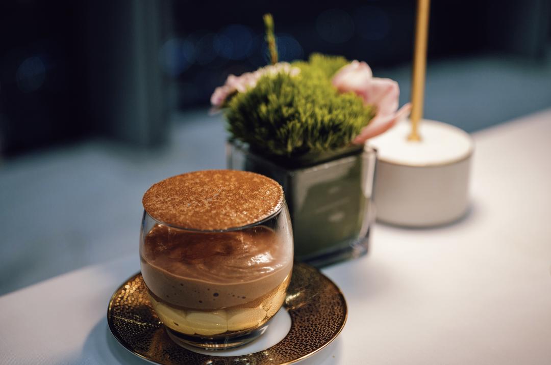 配备一星米其林黑珍珠餐厅,比米其林黑珍珠高端的餐厅