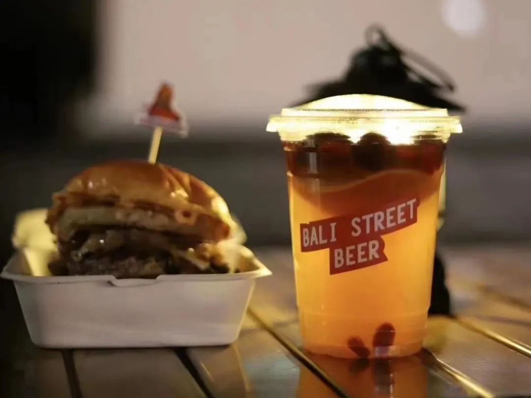 世界杯上卖的啤酒,世界杯100元啤酒