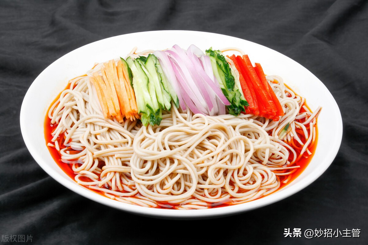 超市里的“假面条”“假酱油”“假肉”，贵还没营养，很多人不懂