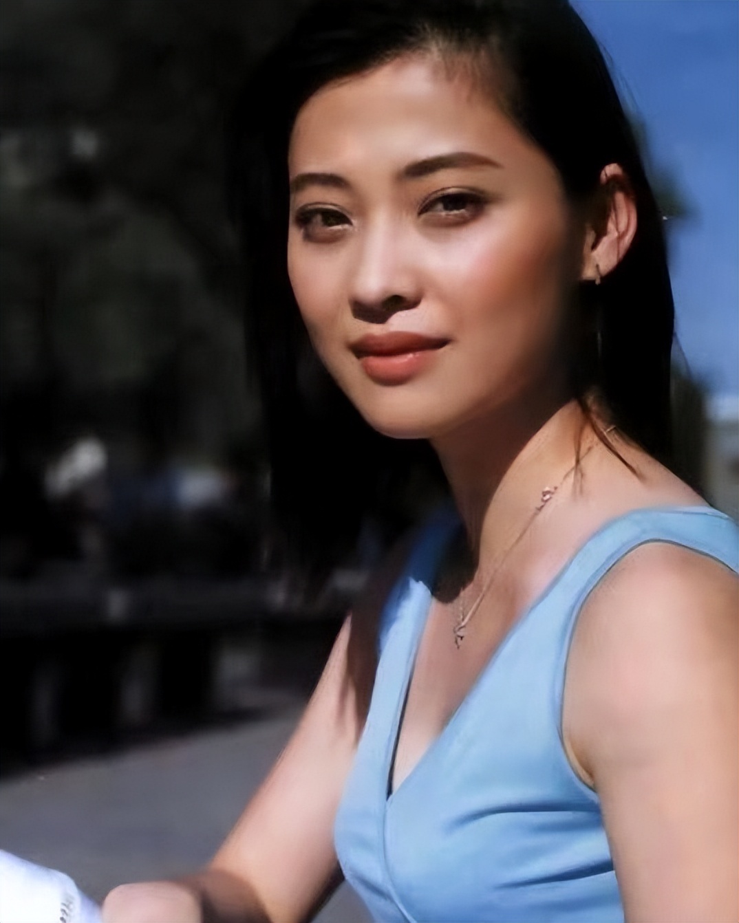 梅婷和鄢颇在交流,鄢颇与梅婷离婚原因