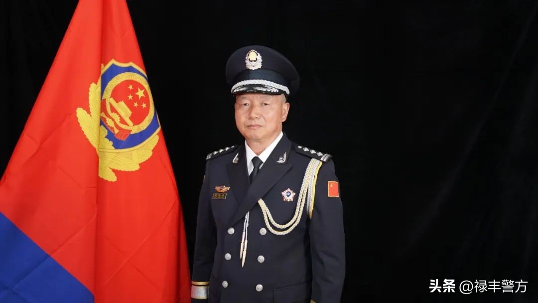 警营普法视频,警营老黄牛扎根基层不言悔