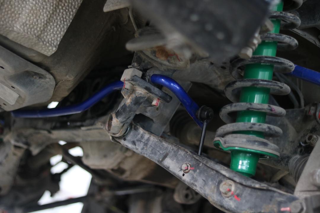 皇冠3.0经典老车翻新复活视频,13代皇冠全车翻新泉州地区