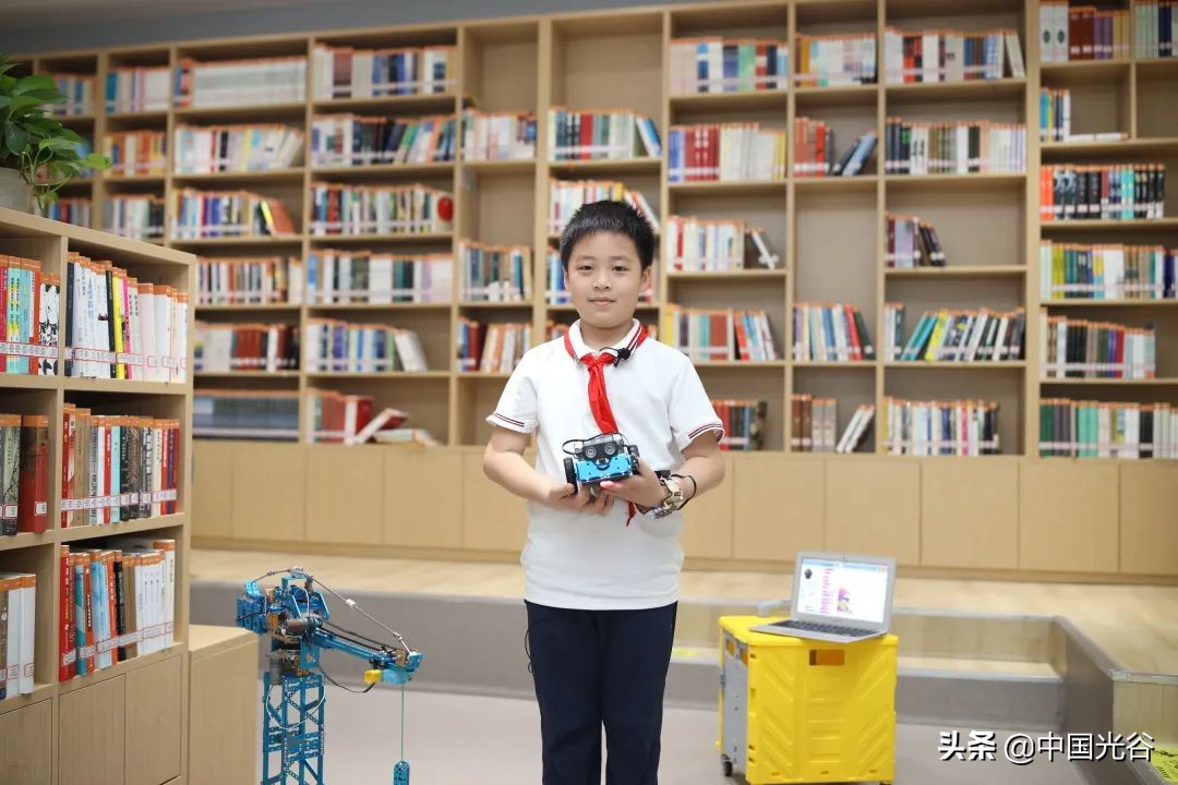 认识800种鸟，为癌症病人蓄长发，长大想当乔布斯……新时代的光谷少年，未来可期！