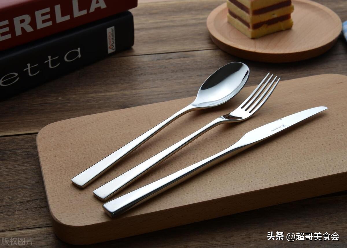 从笨拙到熟练经典句子,餐桌社交礼仪