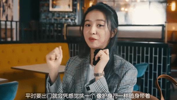 突袭明星翻包,女明星突袭各种现场