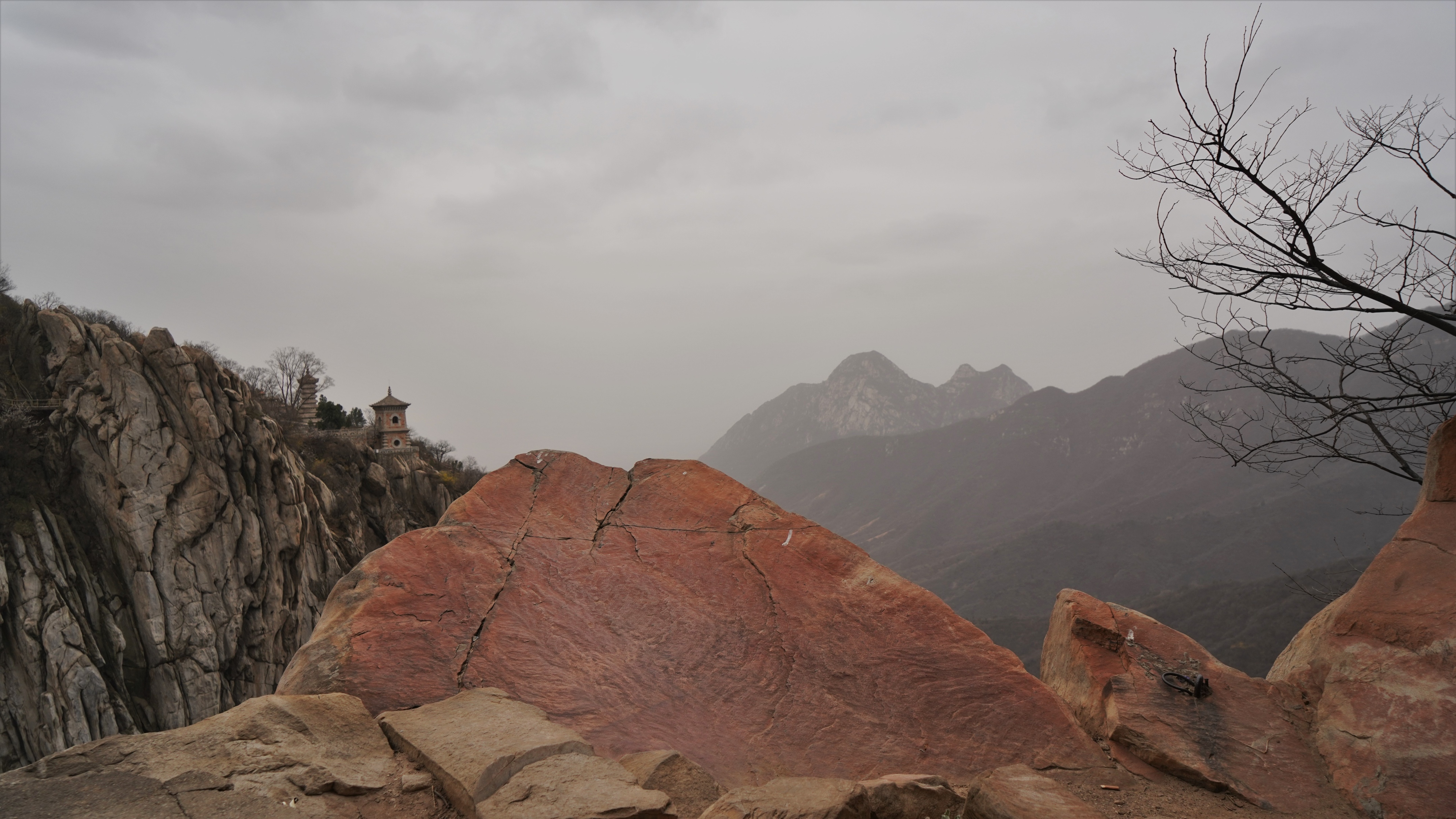 嵩山少林寺几级景区,中岳嵩山和少林寺是一个景区吗