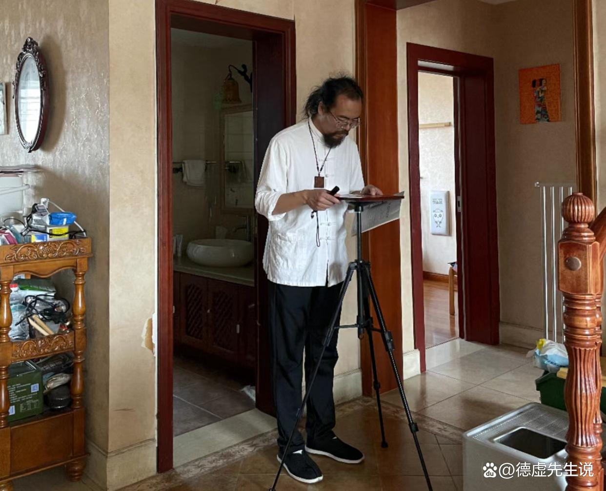 自建房坐西北朝东南怎样布局好,坐北朝南自建房客厅留东还是西