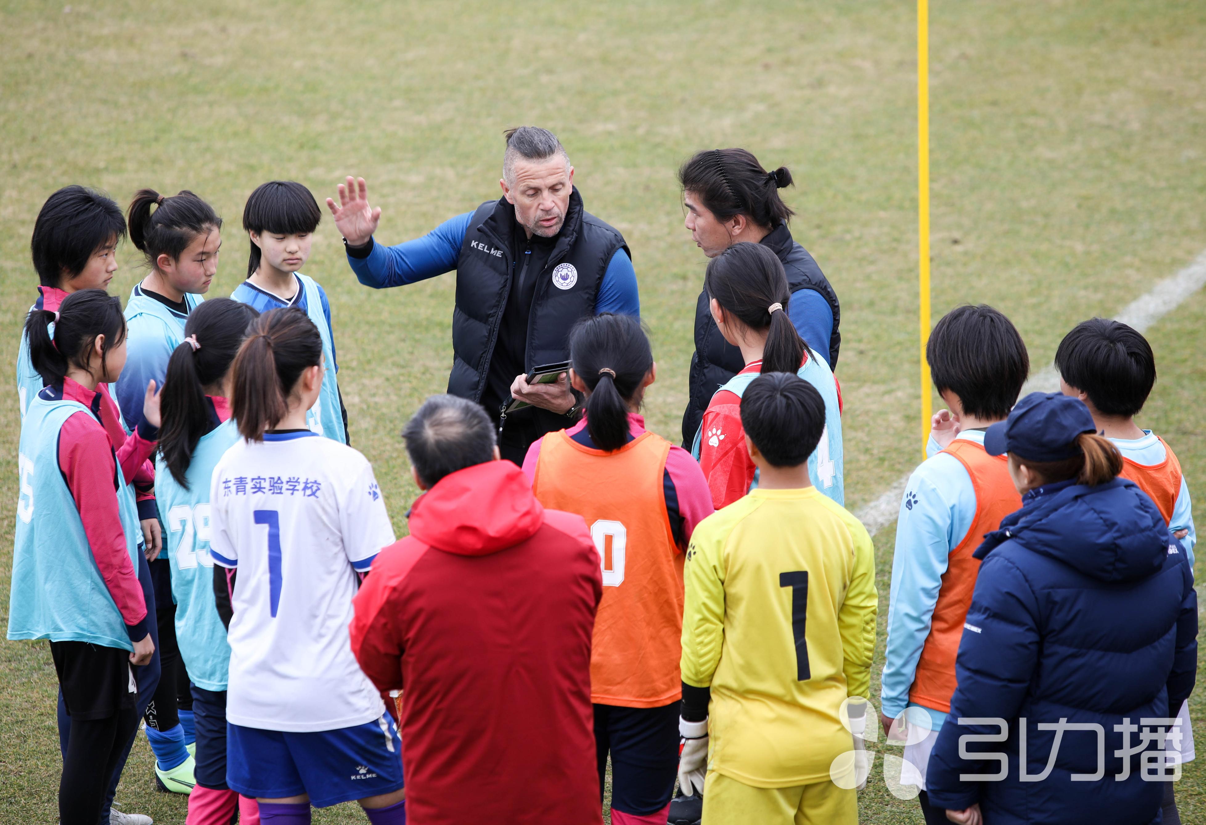 “精英玫瑰”绽放太湖全国足球发展重点城市2010年龄段女足精英球员在苏州深造