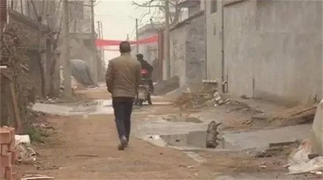 02年重庆夫妇遭投毒亡，村民白酒泡尸等待破案，家属追凶20年未果