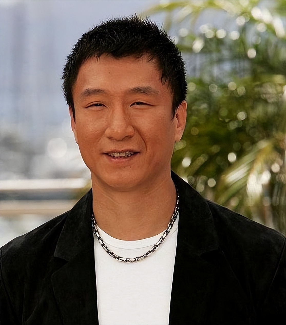 有哪些颜值逆天还有演技的男演员,颜值不高但演技好的男演员