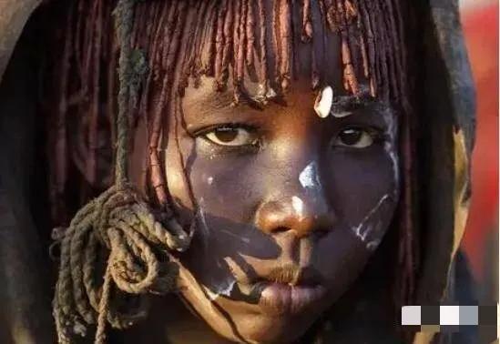 非洲惨无人道的女性割礼，上亿女性惨遭荼毒，究竟何时才能消失？