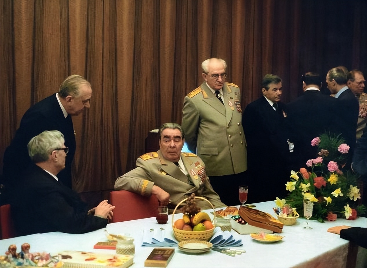 普京收入曝光,普京一年收入