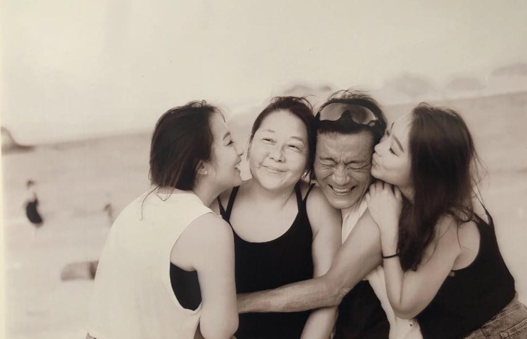 梁家辉亚洲第一美,梁家辉片场秀八块腹肌