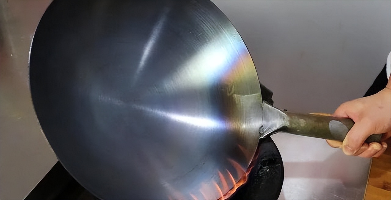 央视曝光的毒铁锅,低价铁锅全部是毒铁锅是真的吗
