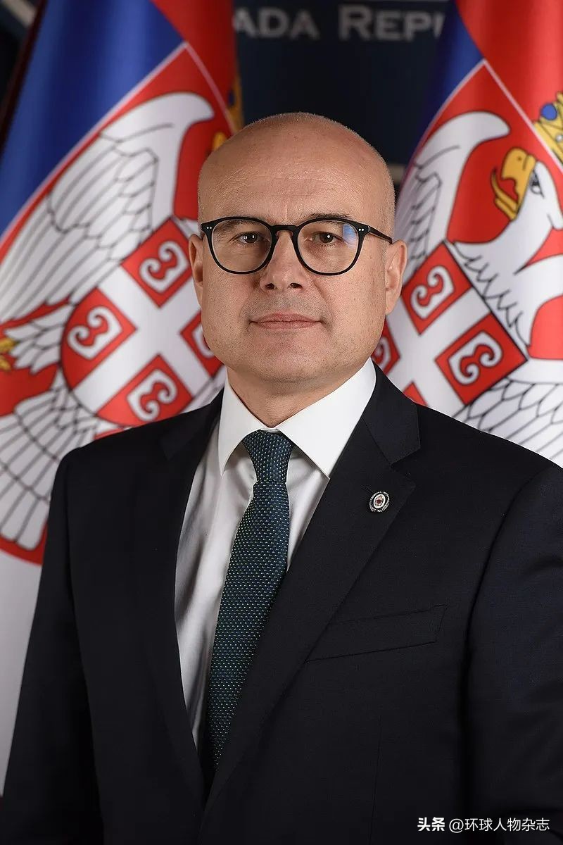 武切维奇，“接班”武契奇