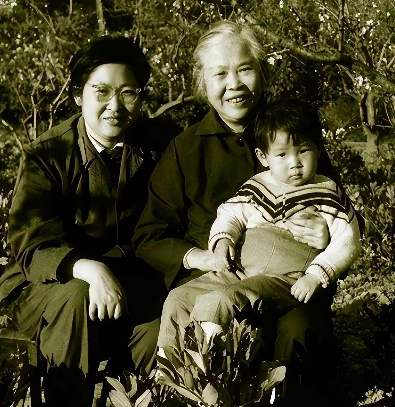 朱道来：*子珍贺**坚信他是毛主席失散的儿子，39岁去世后身世成谜