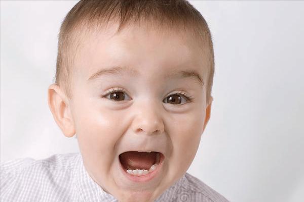 四个月的宝宝尖叫是什么原因,宝宝喜欢尖叫是什么原因