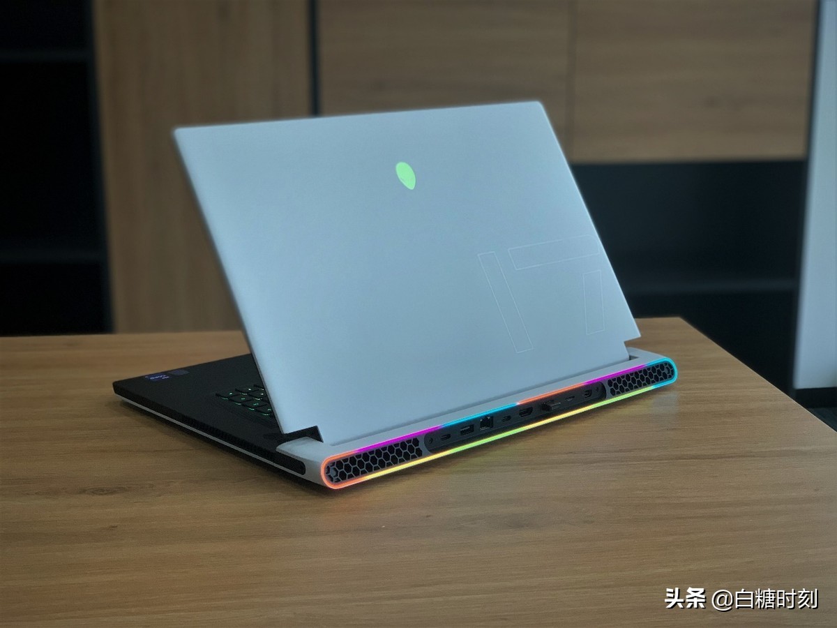 戴尔外星人alienware17r3gtx980,外星人alienwarex17游戏本评测