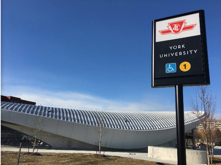 约克大学加拿大算几本,加拿大约克大学和国内大学对比