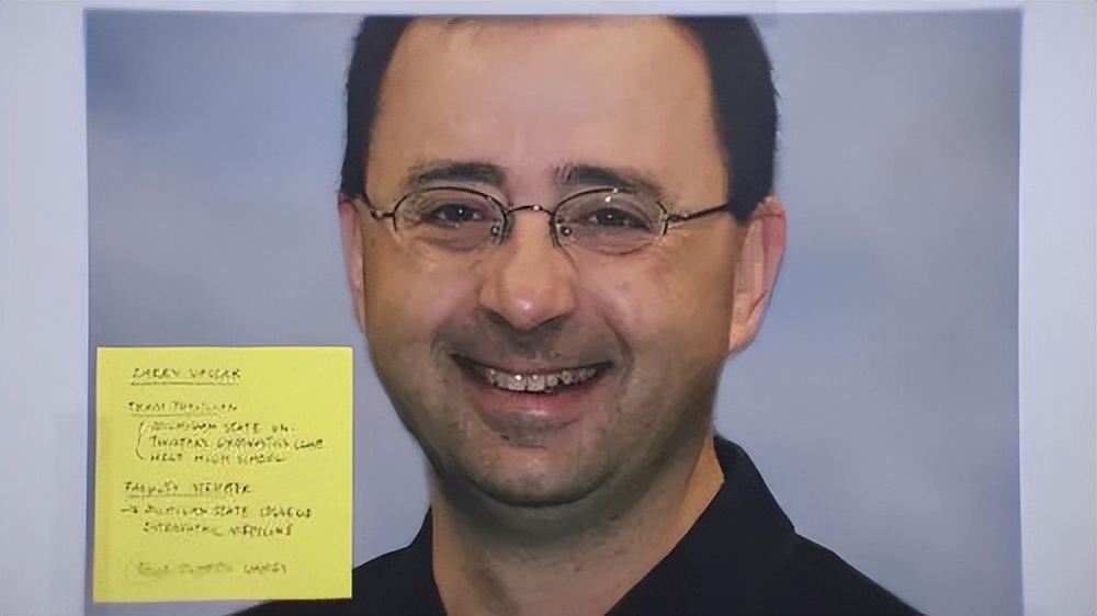 前美国体操队队医纳萨尔性侵犯案,美国队医纳萨尔治疗教学视频