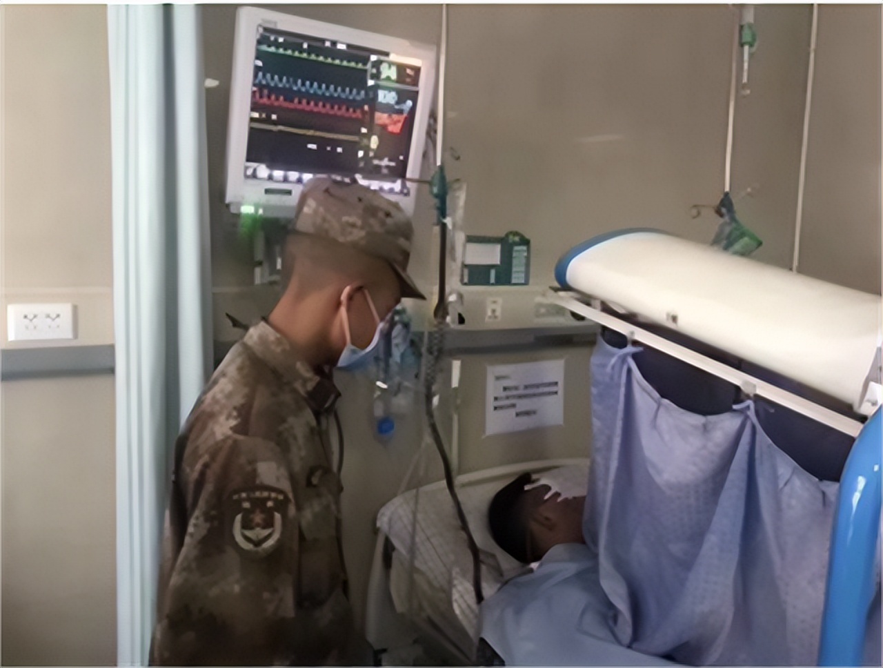 中国排雷英雄杜富国授勋仪式,排雷英雄杜富国八一勋章视频