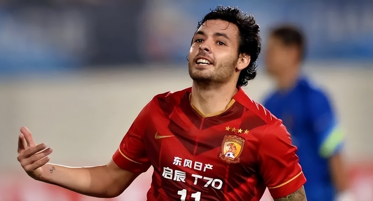 高拉特或退出中国国籍,国足31岁归化球员高拉特宣布退役