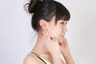 三个动作应对耳鸣打通耳部经络,耳鸣怎么办教你一招解决方法