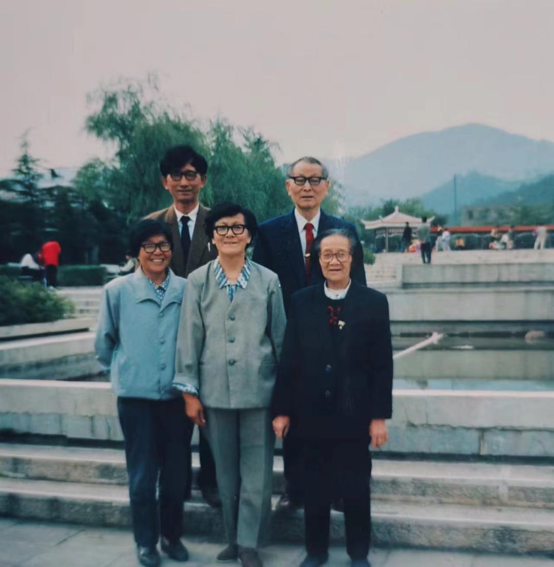 与地母经相同的书,与母亲相关书籍