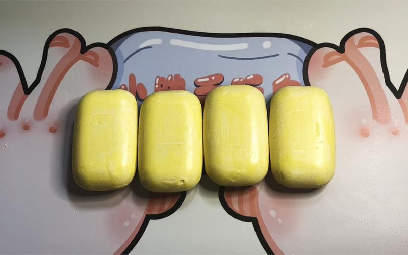 湖南校花坚持用硫磺皂洗头,用硫磺皂洗澡坚持了一年