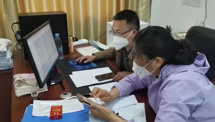 师者出列同心战“疫”裕安区教体系统积极投入抗“疫”主战场