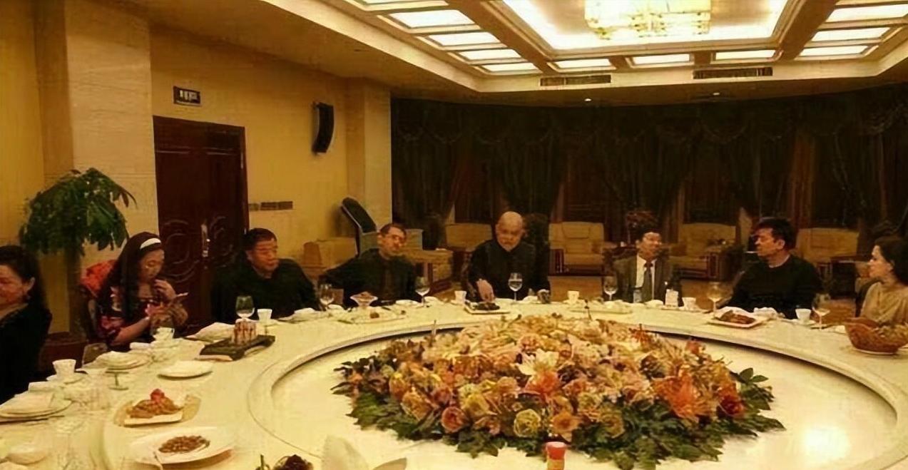 58岁毕福剑离开央视到哪了,离开央视毕福剑现在过得如何