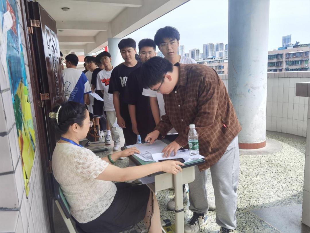 天府职校“1+X”网店运营推广职业技能等级认证考试结束